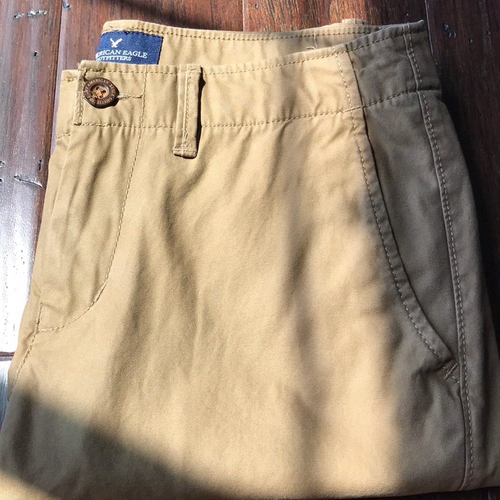 AEO slim straight khakis 30/34